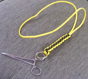 make a paracord fishing lanyard