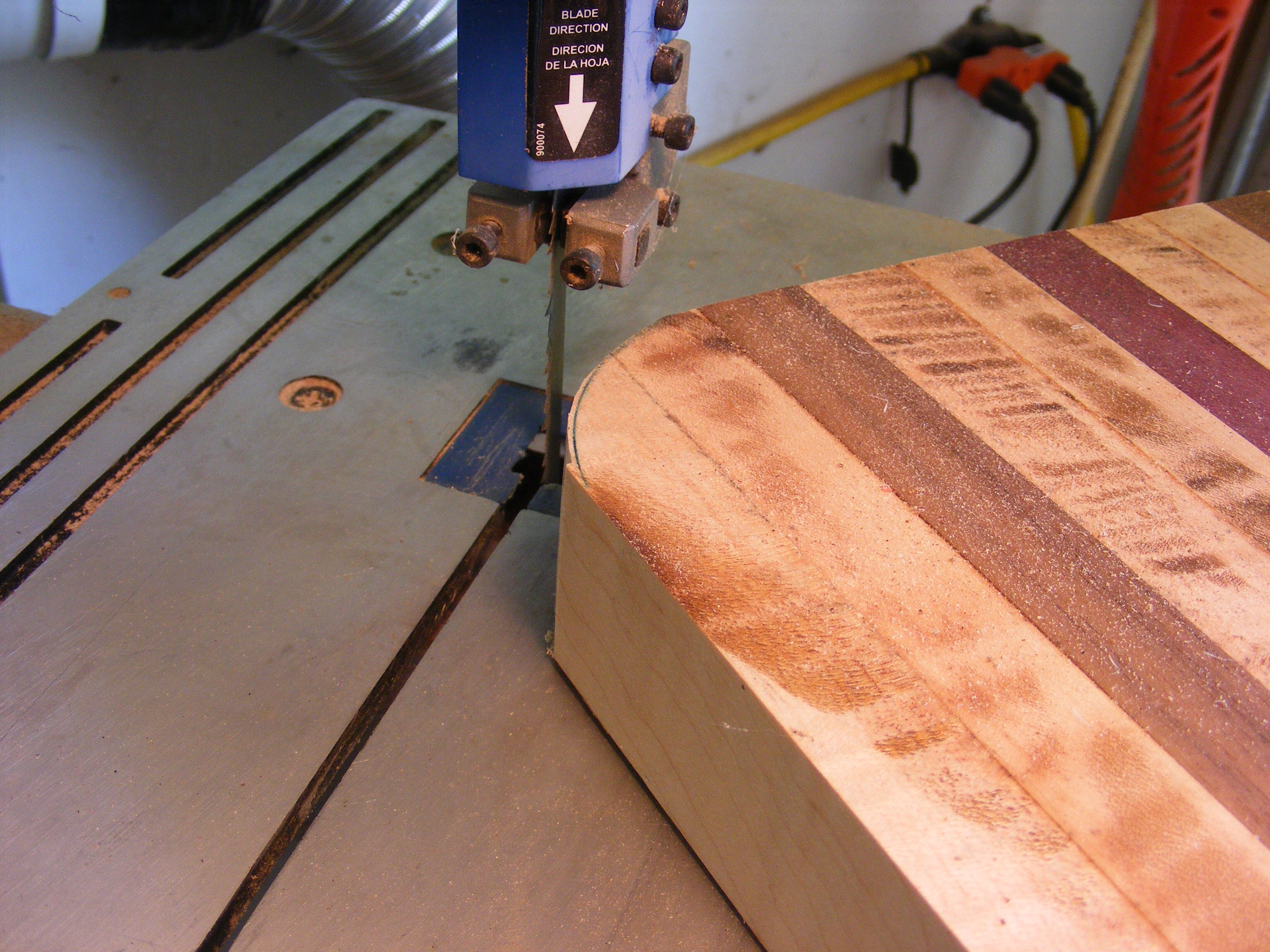 Corner Circle Cutting Board