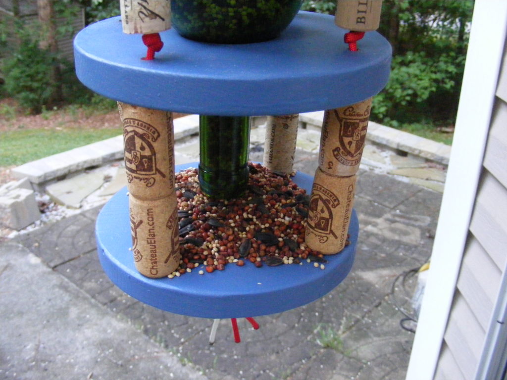 paracord wine bottle bird feeder